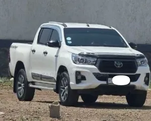 Toyota Hilux 2020 White
