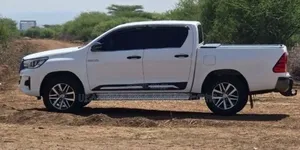 Toyota Hilux 2020 White