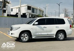 Toyota Land Cruiser 2009 White