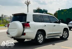 Toyota Land Cruiser 2009 White