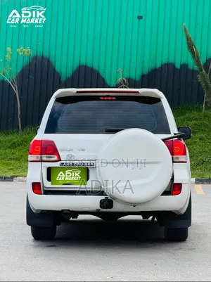 Toyota Land Cruiser 2009 White