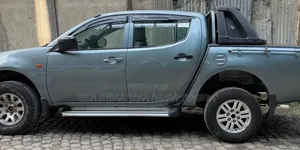 Mitsubishi L200 2007 Blue