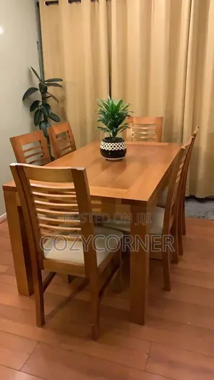 6 Seater Dining Table With Unmatched Durability. የምግብ ጠረጴዛ