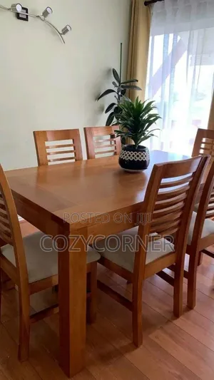 6 Seater Dining Table With Unmatched Durability. የምግብ ጠረጴዛ