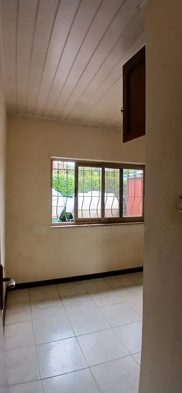 Furnished 4bdrm Villa in Ropack Realstate, Oromia-Finfinne for sale