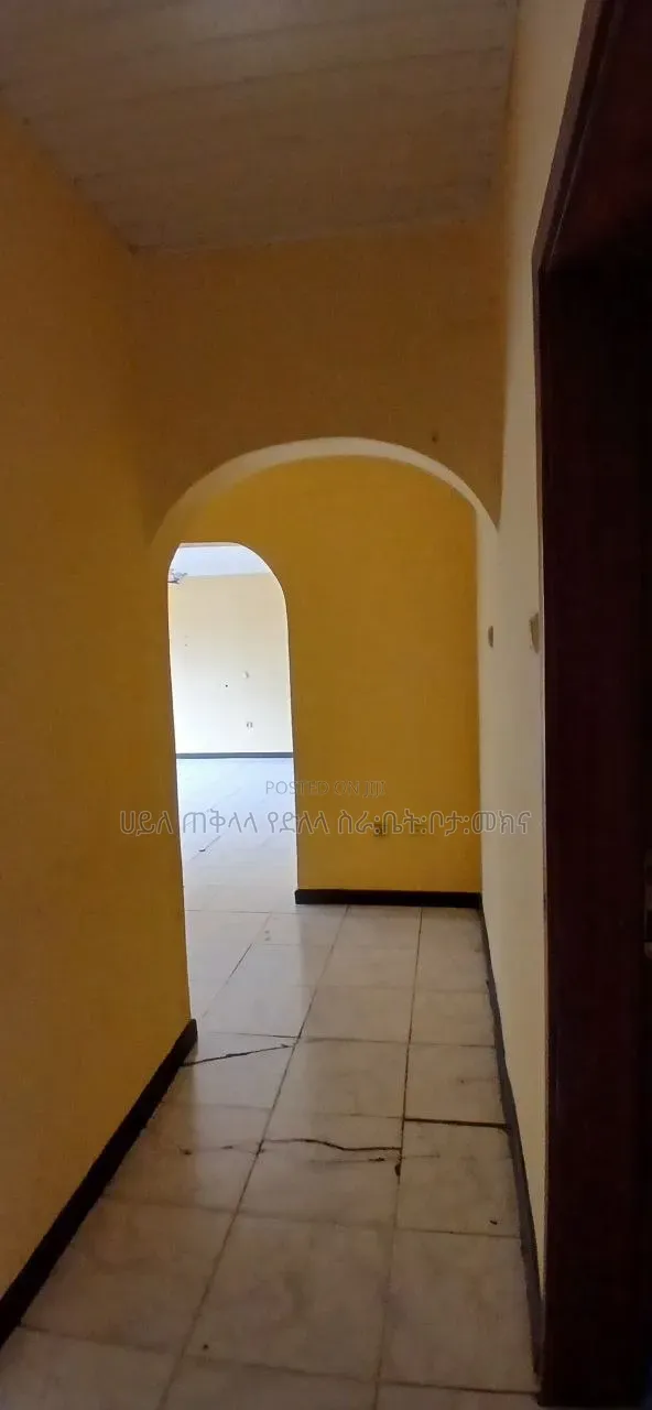 Furnished 4bdrm Villa in Ropack Realstate, Oromia-Finfinne for sale
