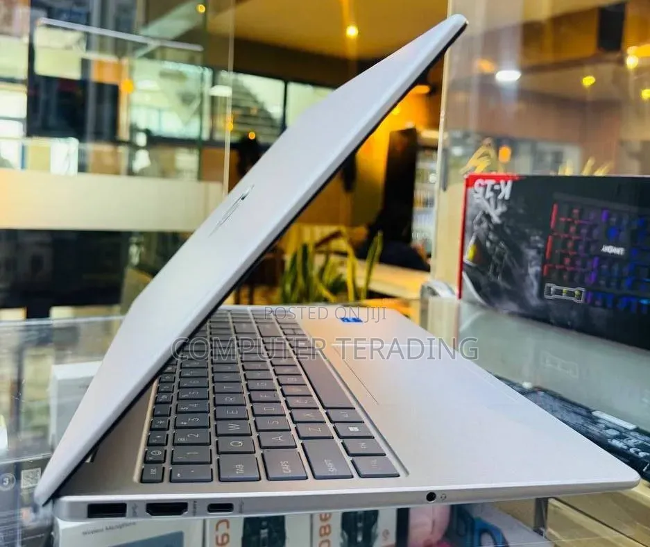 New Laptop HP Stream Notebook 16GB Intel Core i5 SSD 1T