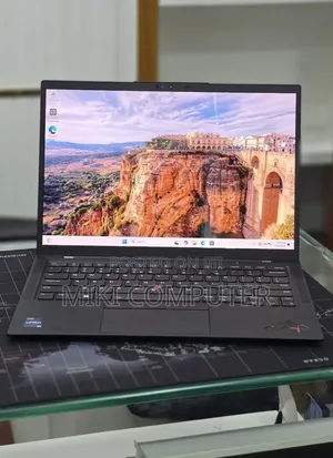 New Laptop Lenovo ThinkPad X1 Carbon 16GB Intel Core i7 SSD 512GB