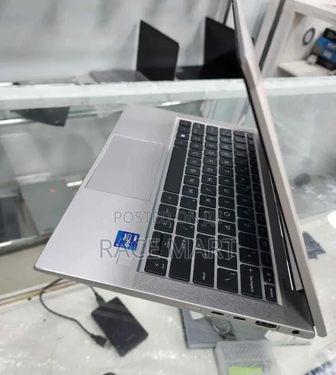 New Laptop HP EliteBook 840 G8 16GB Intel Core i7 SSD 512GB