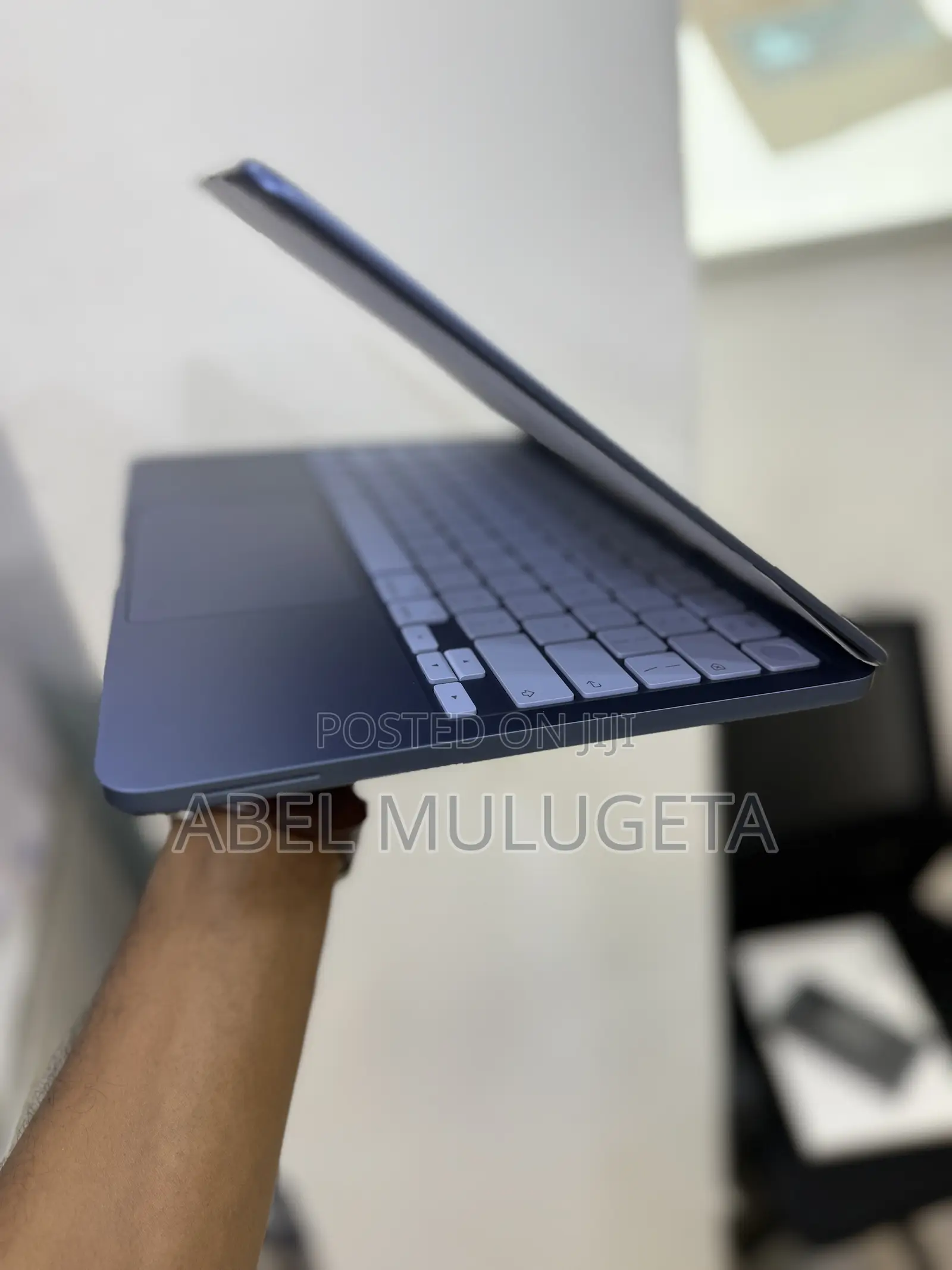 New Laptop Apple MacBook Neo 2026 8GB Intel Core i5 SSD 256GB