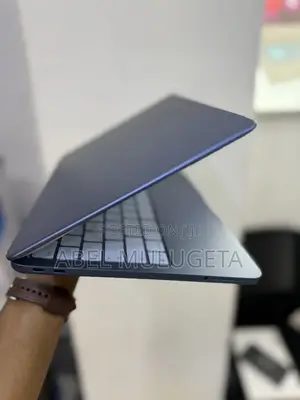 New Laptop Apple MacBook Neo 2026 8GB Intel Core i5 SSD 256GB