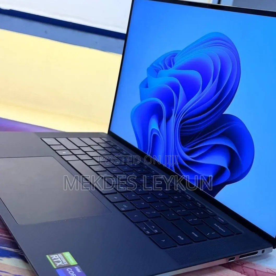 New Laptop Dell Precision 5560 16GB Intel Core i9 SSD 512GB