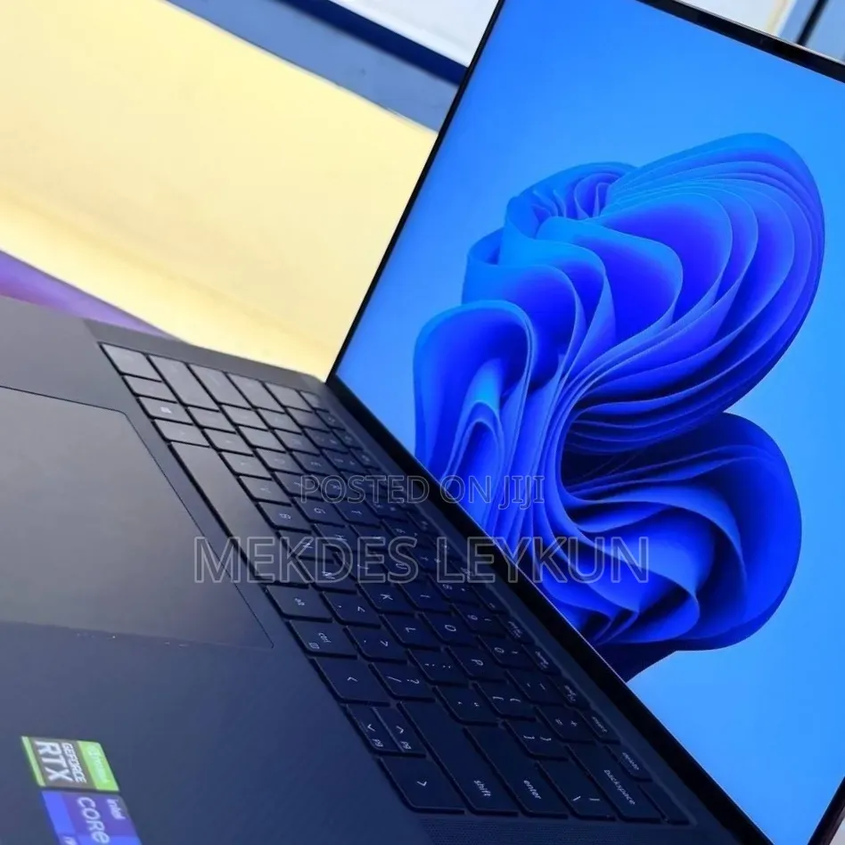 New Laptop Dell Precision 5560 16GB Intel Core i9 SSD 512GB