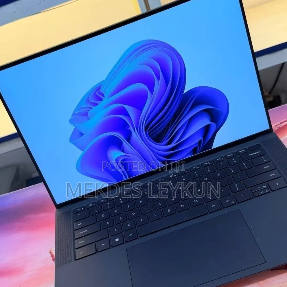 New Laptop Dell Precision 5560 16GB Intel Core i9 SSD 512GB