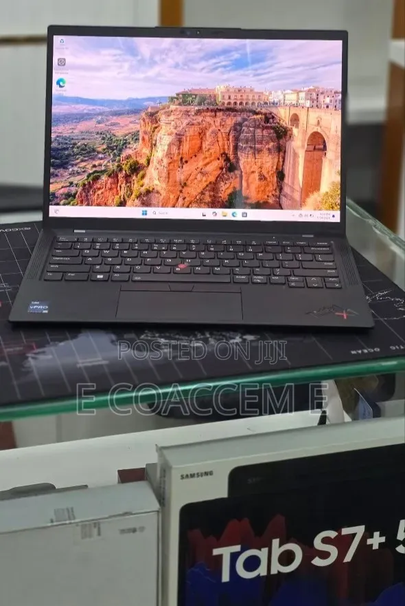 New Laptop Lenovo ThinkPad X1 Carbon 16GB Intel Core i7 SSD 512GB