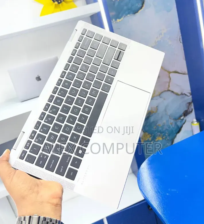 New Laptop HP EliteBook x360 1040 G7 16GB Intel Core i7 SSD 512GB