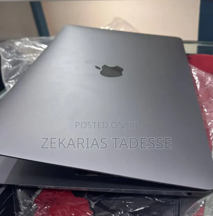 New Laptop Apple MacBook Air 2018 8GB Intel Core i5 SSD 128GB