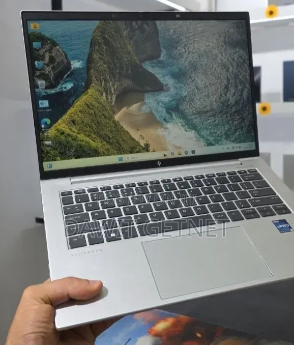 New Laptop HP EliteBook 840 G9 16GB Intel Core i7 SSD 512GB