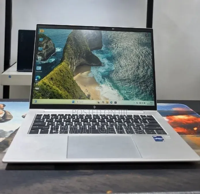 New Laptop HP EliteBook 840 G9 16GB Intel Core i7 SSD 512GB