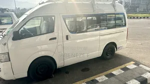 Toyota Grand HiAce 2002 White