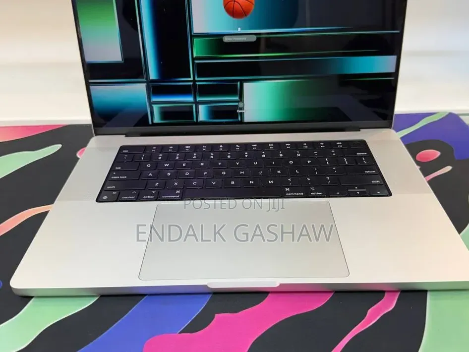 New Laptop Apple MacBook Pro 2021 M1 16GB Apple M1 SSD 512GB