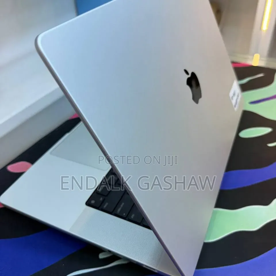 New Laptop Apple MacBook Pro 2021 M1 16GB Apple M1 SSD 512GB