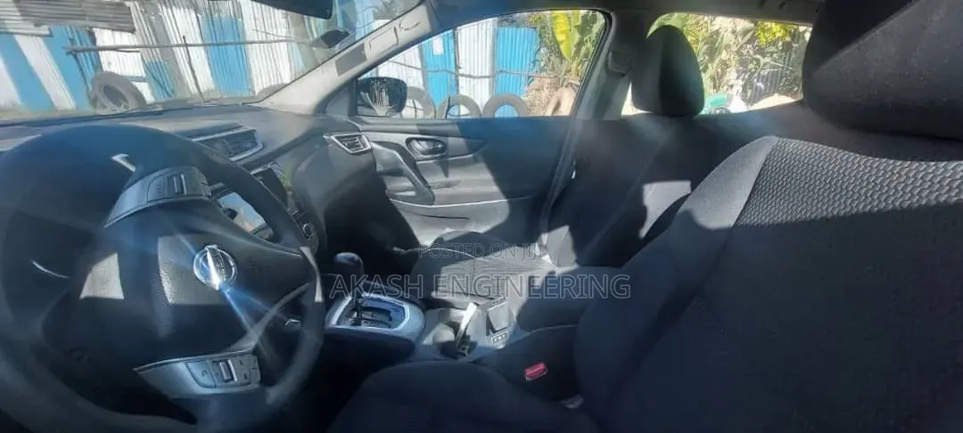 Nissan Qashqai 2016 Brown