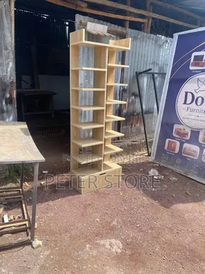 ቀለል ያለ የጫማ መደርደሪያ