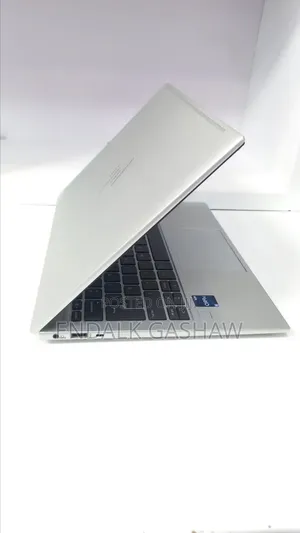 New Laptop HP EliteBook 830 G9 16GB Intel Core i5 SSD 512GB