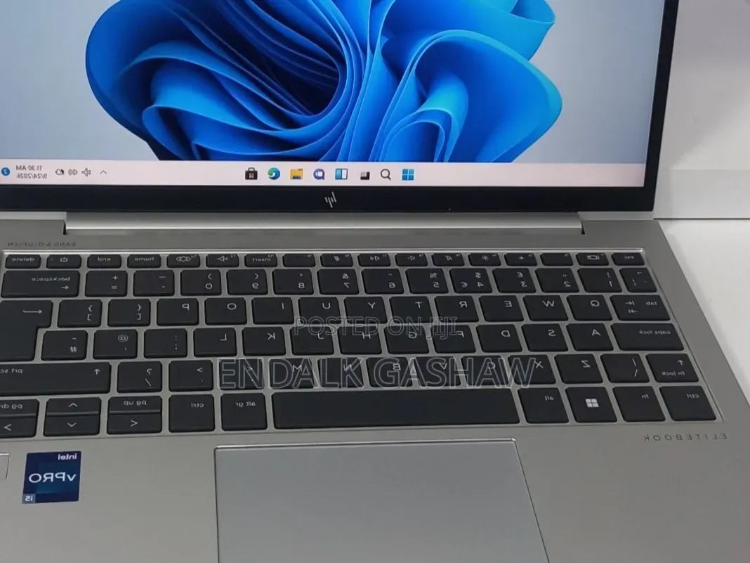 New Laptop HP EliteBook 830 G9 16GB Intel Core i5 SSD 512GB