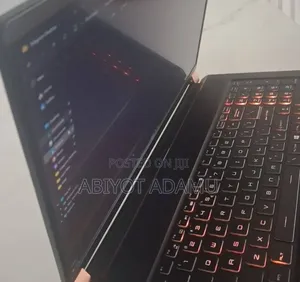 New Laptop MSI GS63 7RD Stealth 8GB Intel Core i7 SSD 512GB