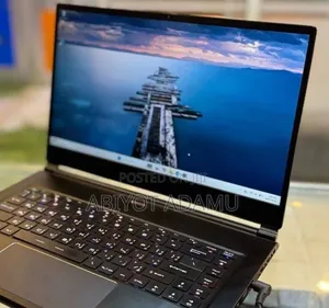 New Laptop MSI GS63 7RD Stealth 8GB Intel Core i7 SSD 512GB