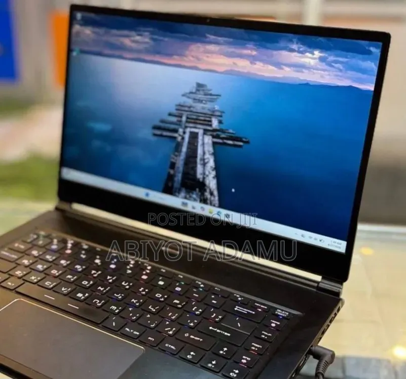New Laptop MSI GS63 7RD Stealth 8GB Intel Core i7 SSD 512GB