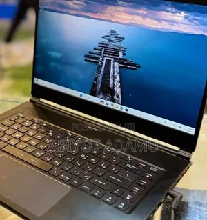 New Laptop MSI GS63 7RD Stealth 8GB Intel Core i7 SSD 512GB