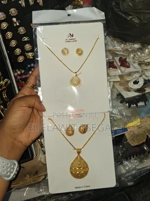 Elegant Occasional Jewelry Set | Necklace Earrings