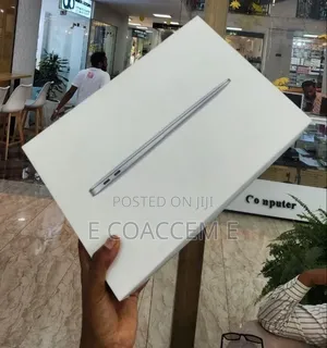 New Laptop Apple MacBook 8GB Apple M1 SSD 256GB