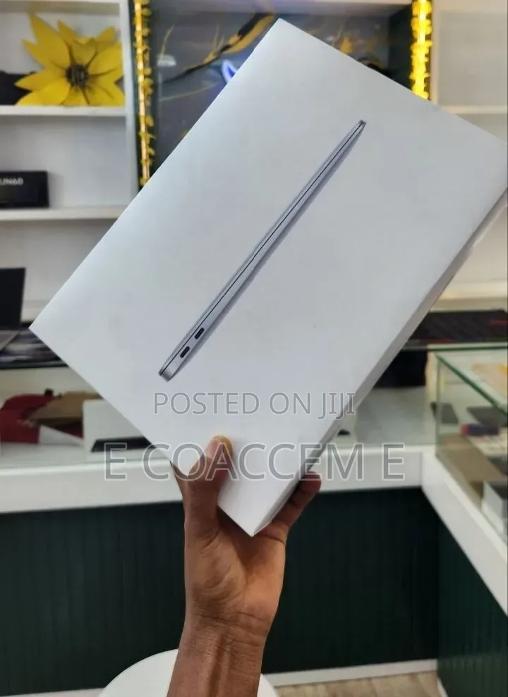 New Laptop Apple MacBook 8GB Apple M1 SSD 256GB