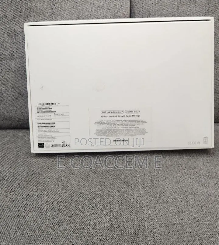New Laptop Apple MacBook 8GB Apple M1 SSD 256GB