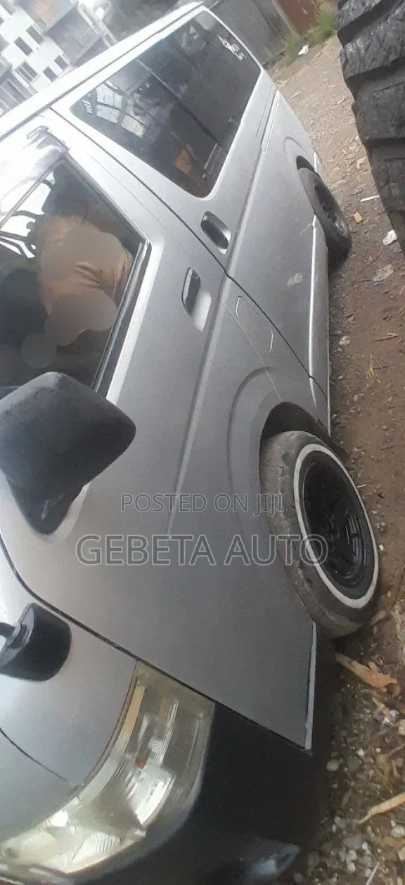 Toyota HiAce 2014 Grey
