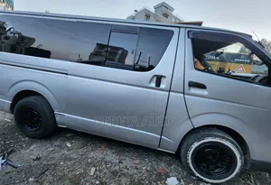 Toyota HiAce 2014 Grey