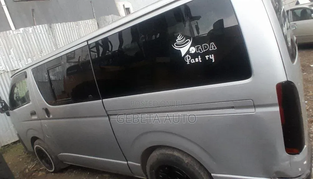 Toyota HiAce 2014 Grey