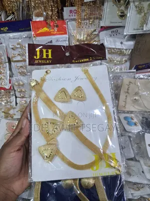 Luxury 4-Piece Jewelry Set Necklace, Earrings Bracelet
