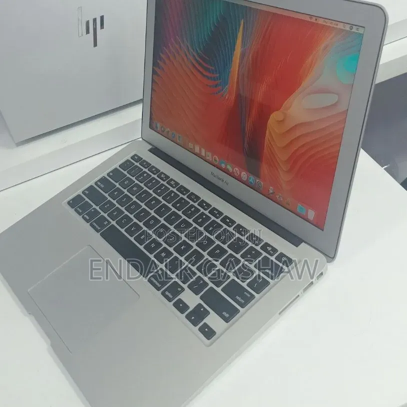 New Laptop Apple MacBook Air 2017 8GB Intel Core i5 SSD 256GB