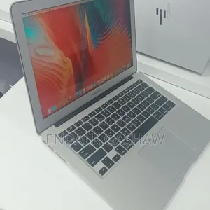 New Laptop Apple MacBook Air 2017 8GB Intel Core i5 SSD 256GB