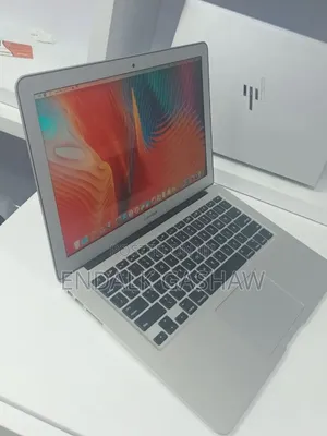 New Laptop Apple MacBook Air 2017 8GB Intel Core i5 SSD 256GB