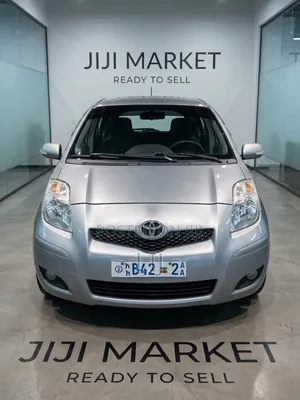 Toyota Corolla Base 4dr Sedan (1.8L 4cyl 5M) 2010 Silver
