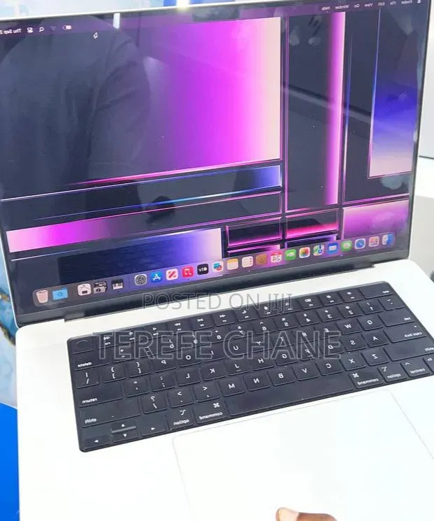 New Laptop Apple MacBook Pro 2020 M1 16GB Apple M1 Pro SSD 512GB