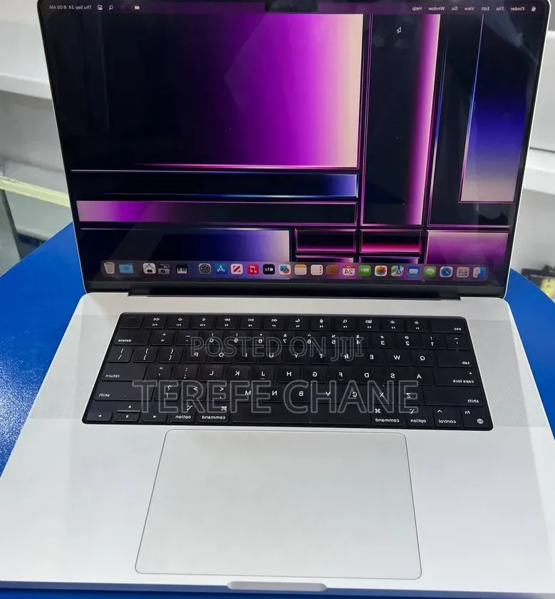 New Laptop Apple MacBook Pro 2020 M1 16GB Apple M1 Pro SSD 512GB