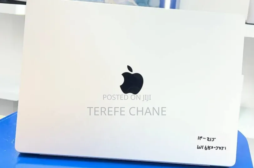 New Laptop Apple MacBook Pro 2020 M1 16GB Apple M1 Pro SSD 512GB