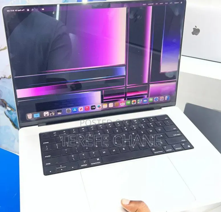 New Laptop Apple MacBook Pro 2020 M1 16GB Apple M1 Pro SSD 512GB